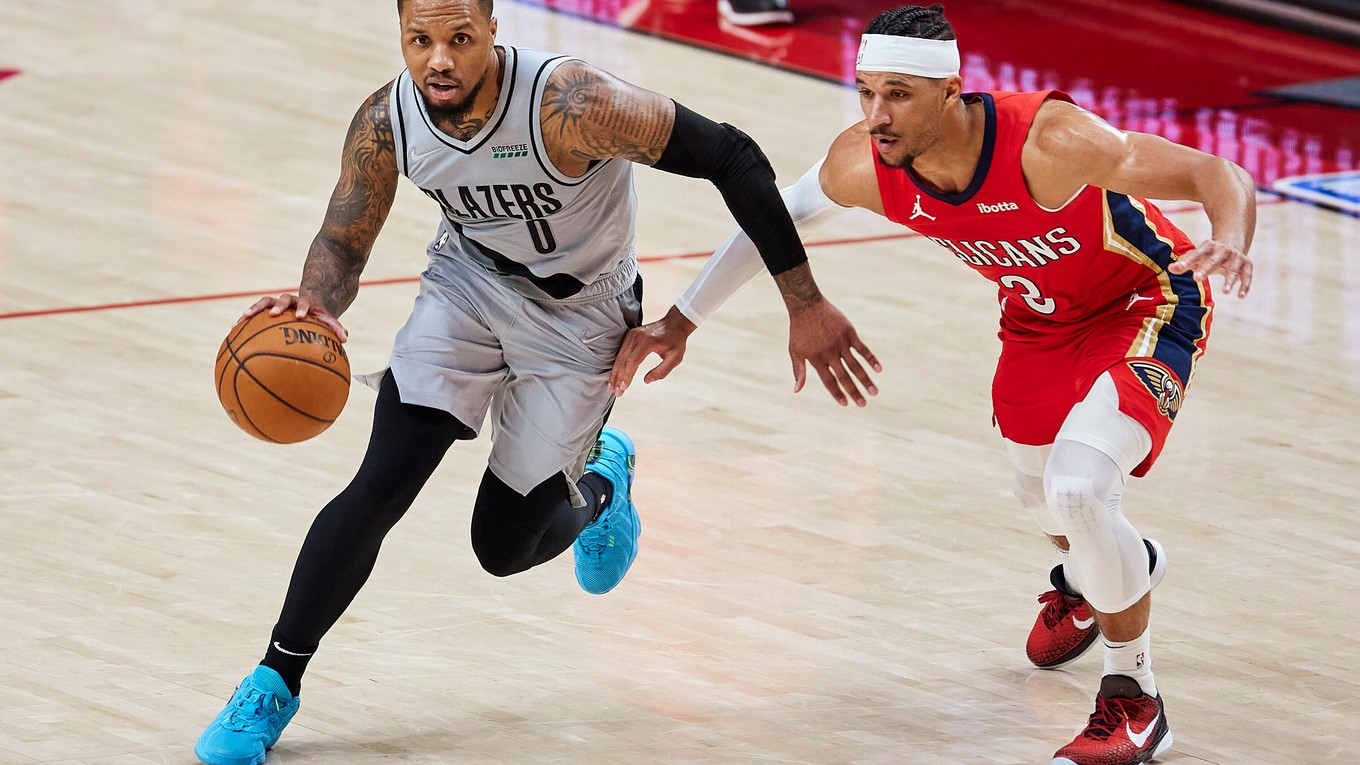 Damian Lillard (vľavo).