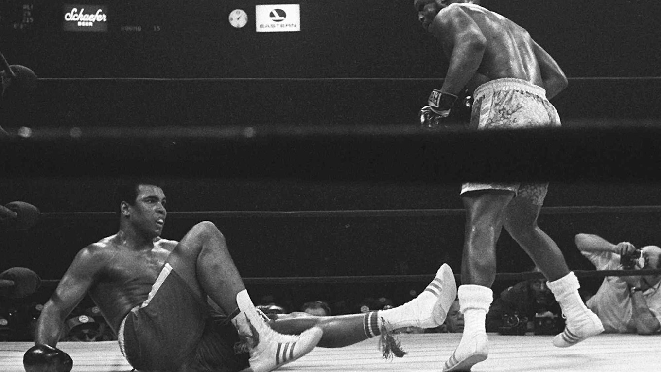 Zápas storočia Joe Frazier (vpravo) vs. Muhammad Ali  v marci 1971.