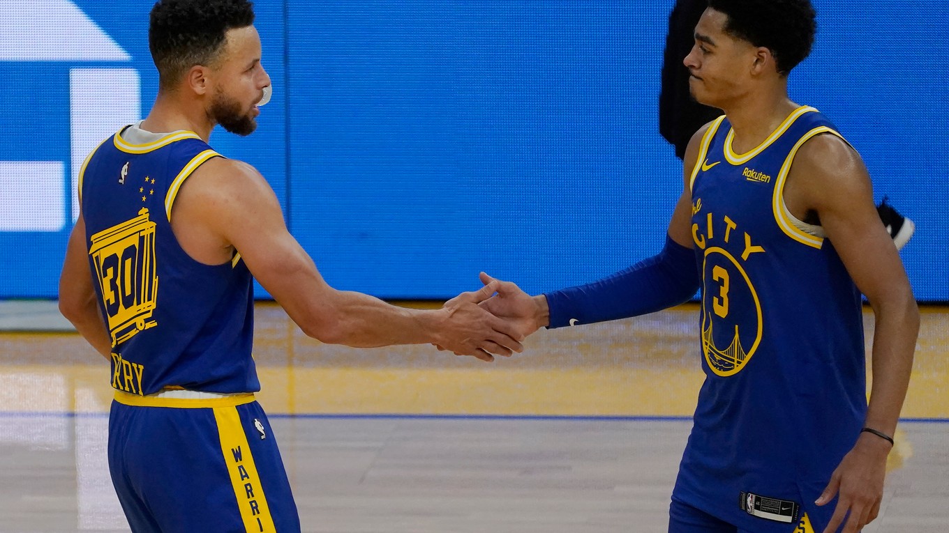 Stephen Curry a Jordan Poole. 