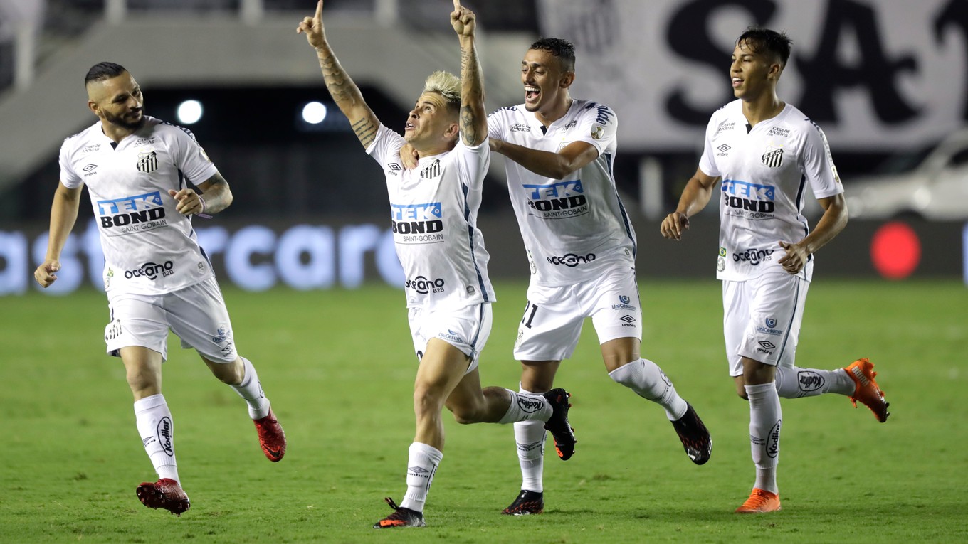 Hráči FC Santos majú hviezdneho spoluhráča.