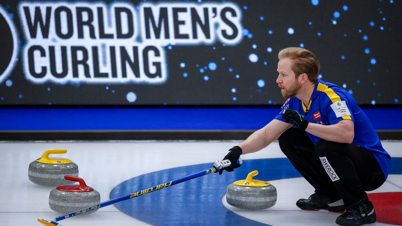 Reprezentant Švédska Niklas Edin na MS v curlingu 2021.