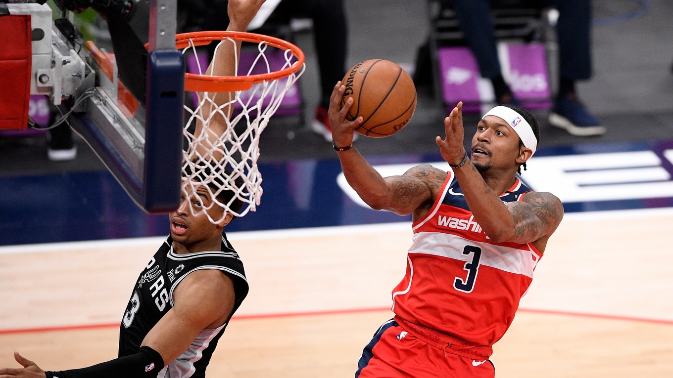 Momentka zo zápasu Washington Wizards - San Antonio Spurs.