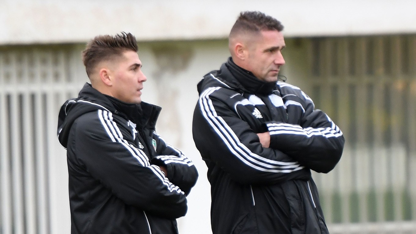 Tréneri prešovského Tatrana - hlavný tréner Peter Petráš (vpravo) a jeho asistent Jozef Kováč.