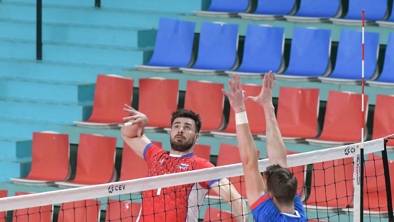 Peter Michalovič (Slovensko) a Marek Šotola (Česko) v prípravnom zápase vo volejbale Slovensko - Česko.