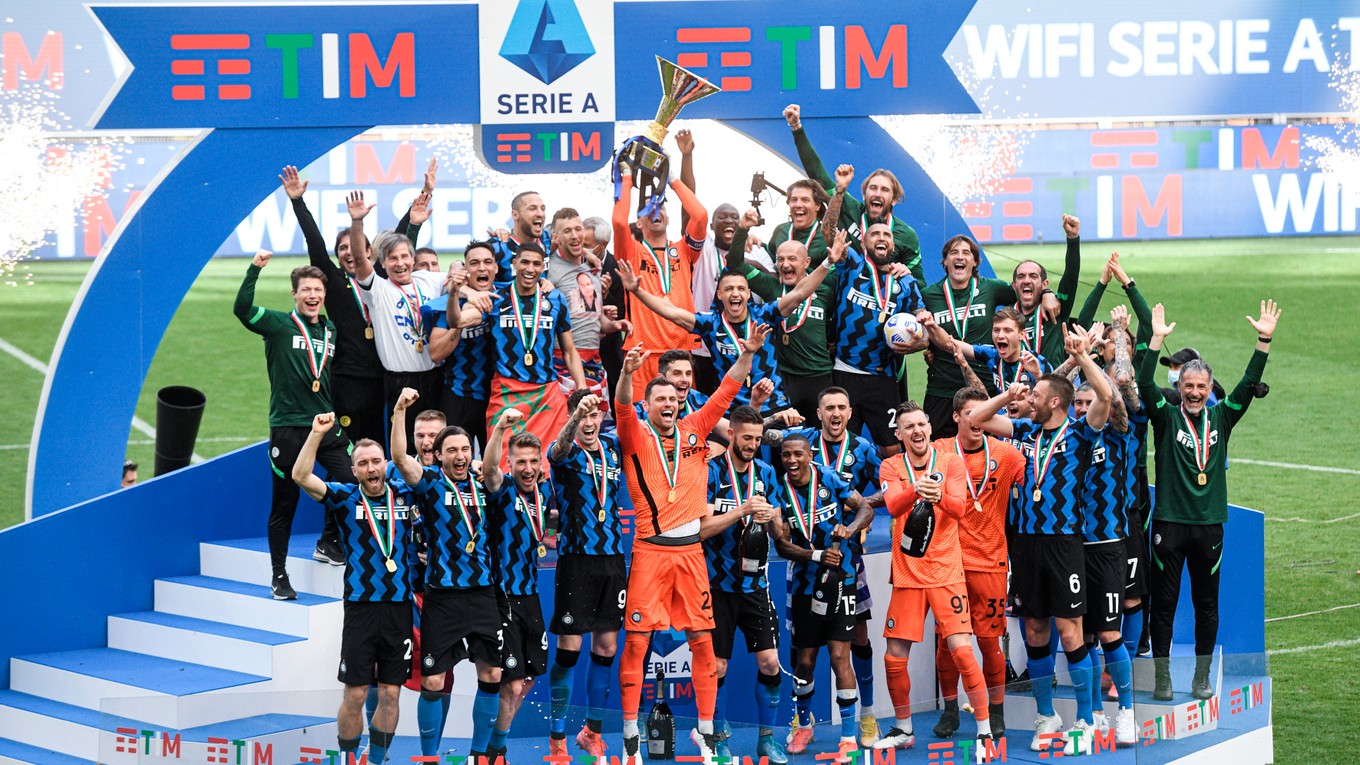 Inter Miláno získal majstrovský titul v Serii A za sezónu 2020/2021.