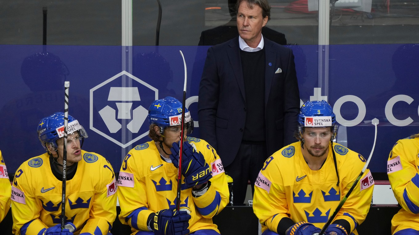 Tréner Švédska Johan Garpenlöv na MS v hokeji 2021.