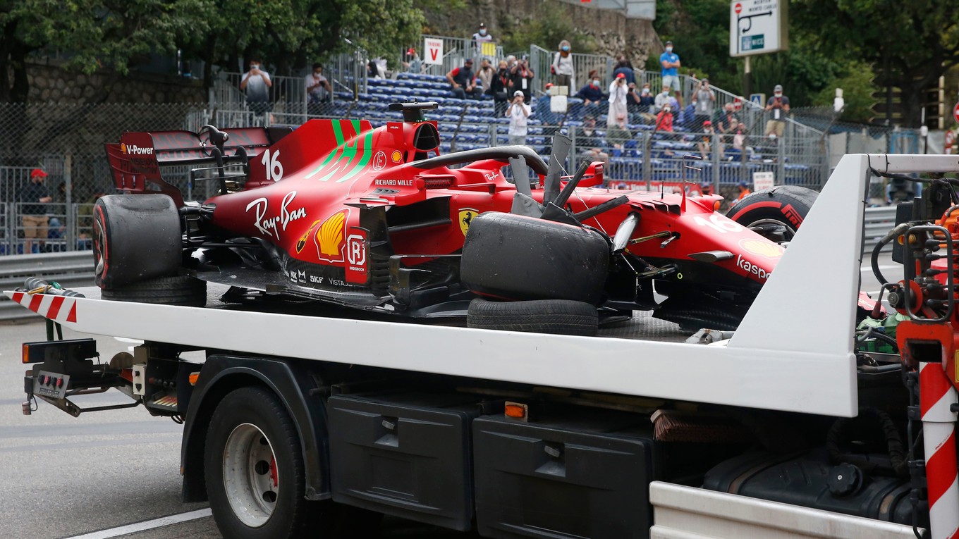 Charles Leclerc rozbil svoj monopost pred VC Monaka.