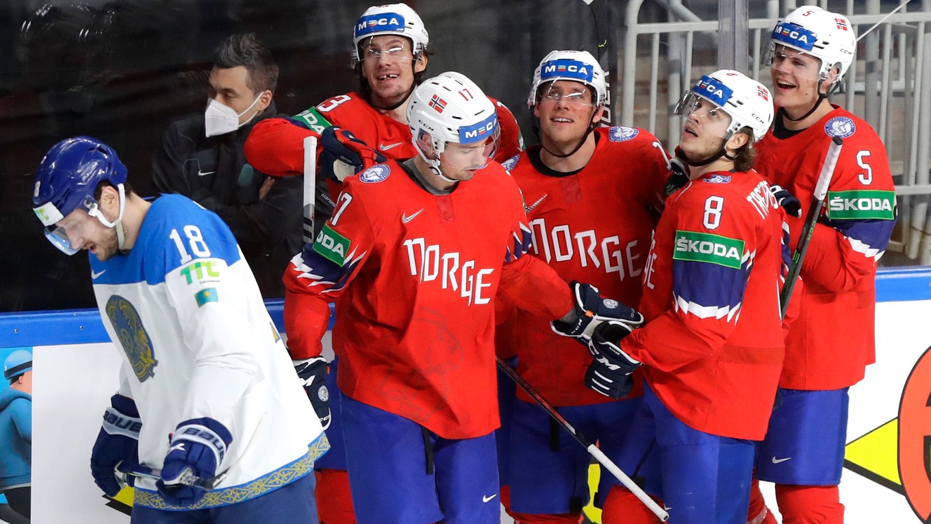 Výsledok a priebeh zápasu Nórsko - Kazachstan na MS v hokeji 2021.