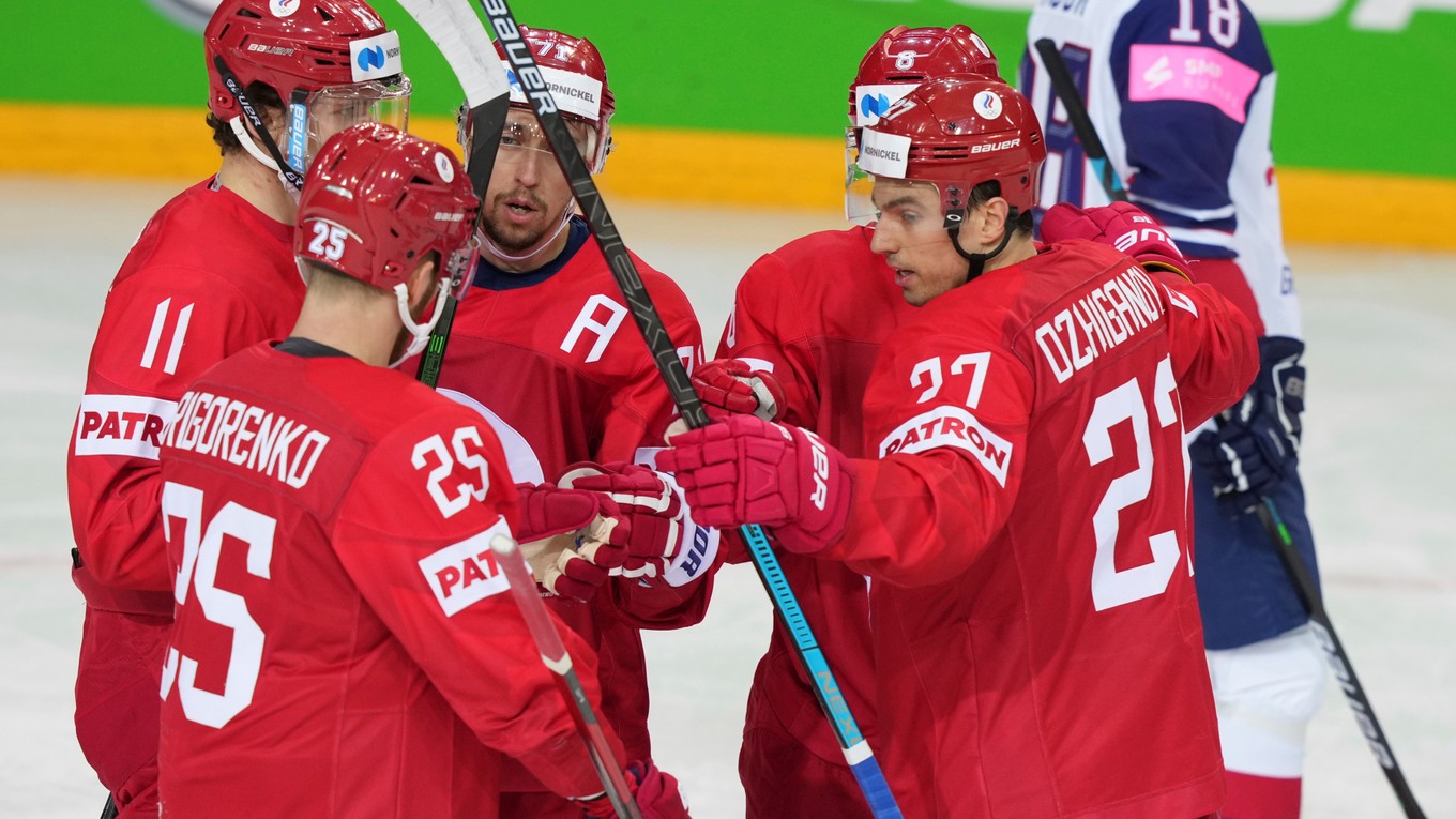 Hráči Ruska v zápase proti Veľkej Británii na MS v hokeji 2021.