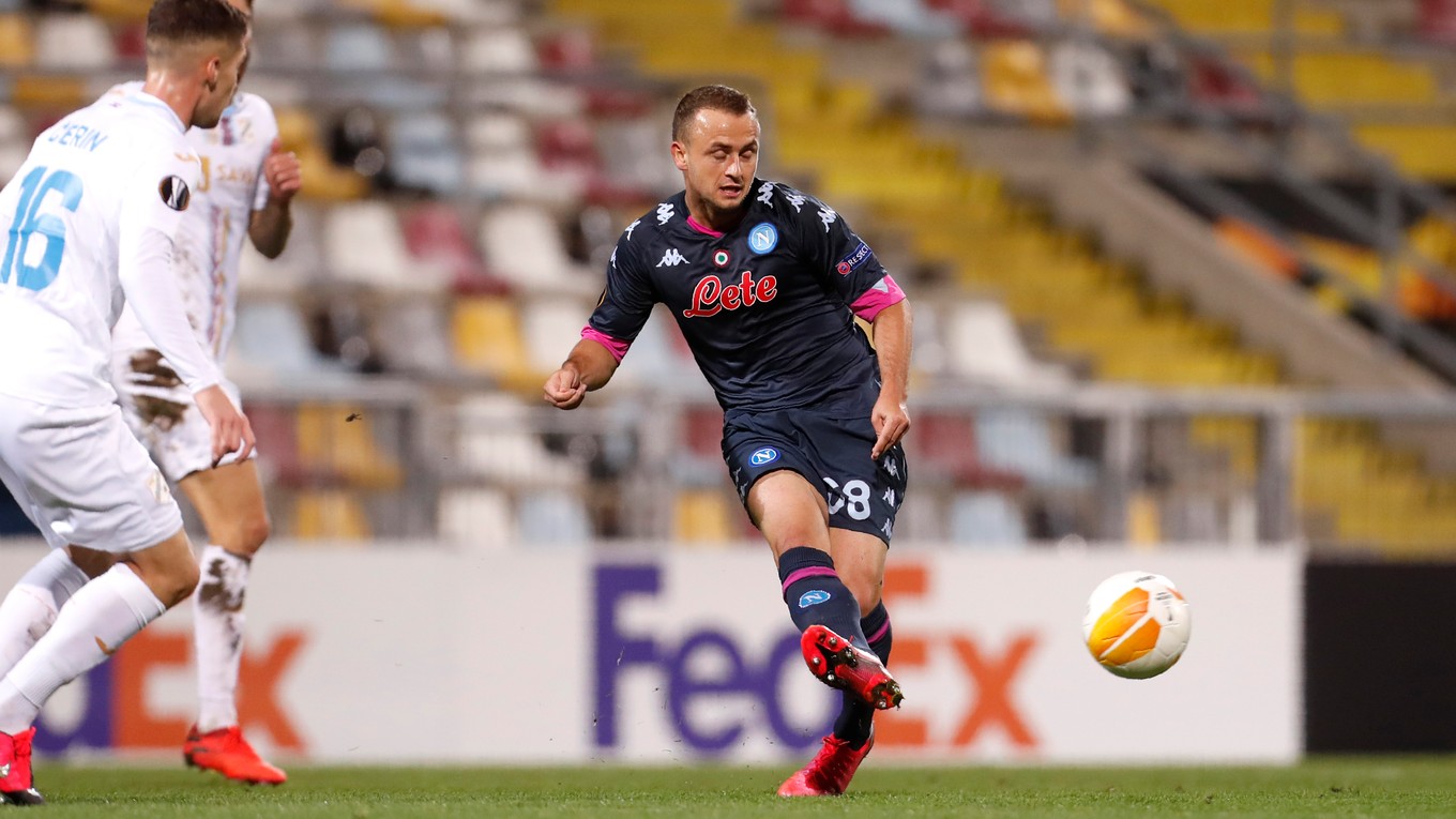 Stanislav Lobotka (vpravo) v drese SSC Neapol.