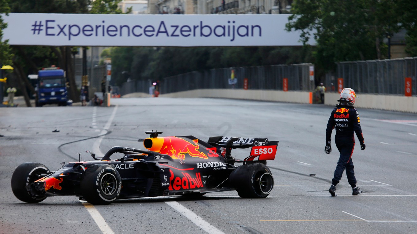 Maxa Verstappena pripravila o víťazstvo v Baku nehoda. 