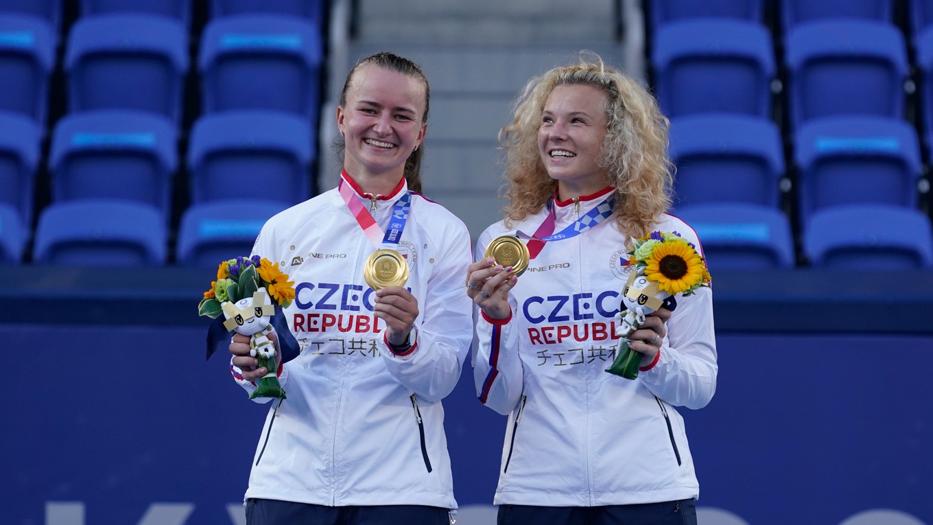 Barbora Krejčíková a Kateřina Siniaková, zlaté medailistky z OH 2020 / 2021 v Tokiu.