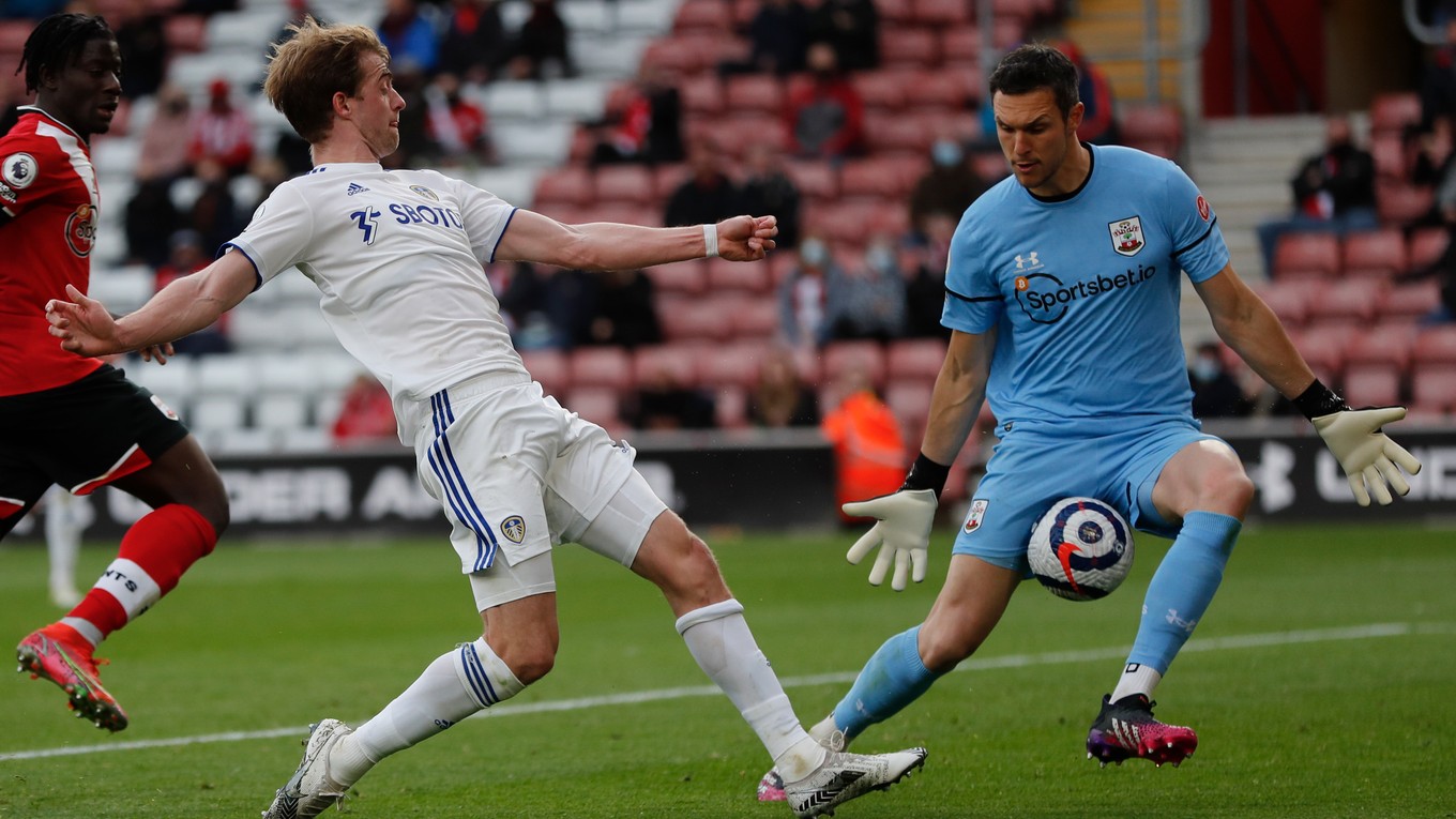 Patrick Bamford (vľavo) v drese Leeds United.