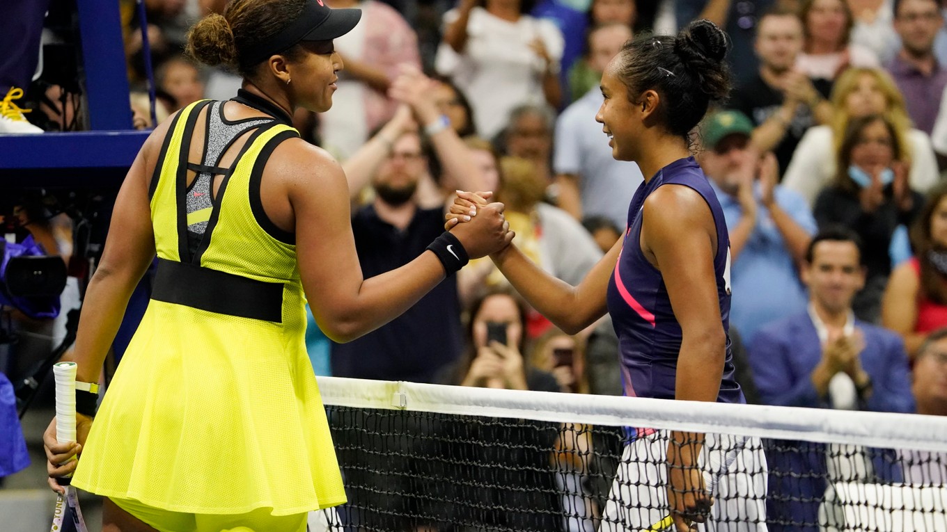 Naomi Osaková a Leylah Fernandezová na US Open 2021.