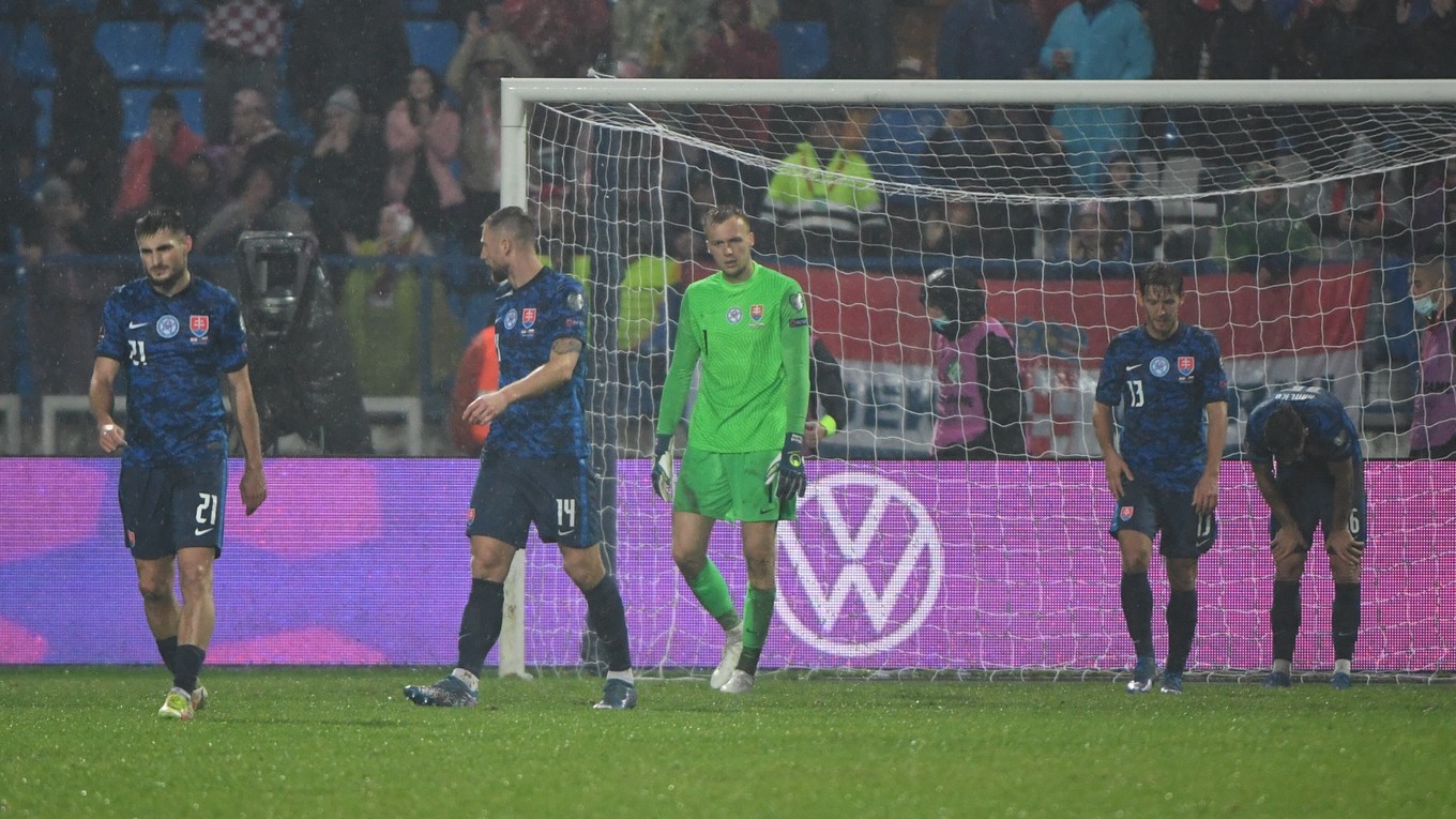 Smútok Slovákov po inkasovanom góle v kvalifikačnom zápase o postup na MS 2022 proti Chorvátsku.