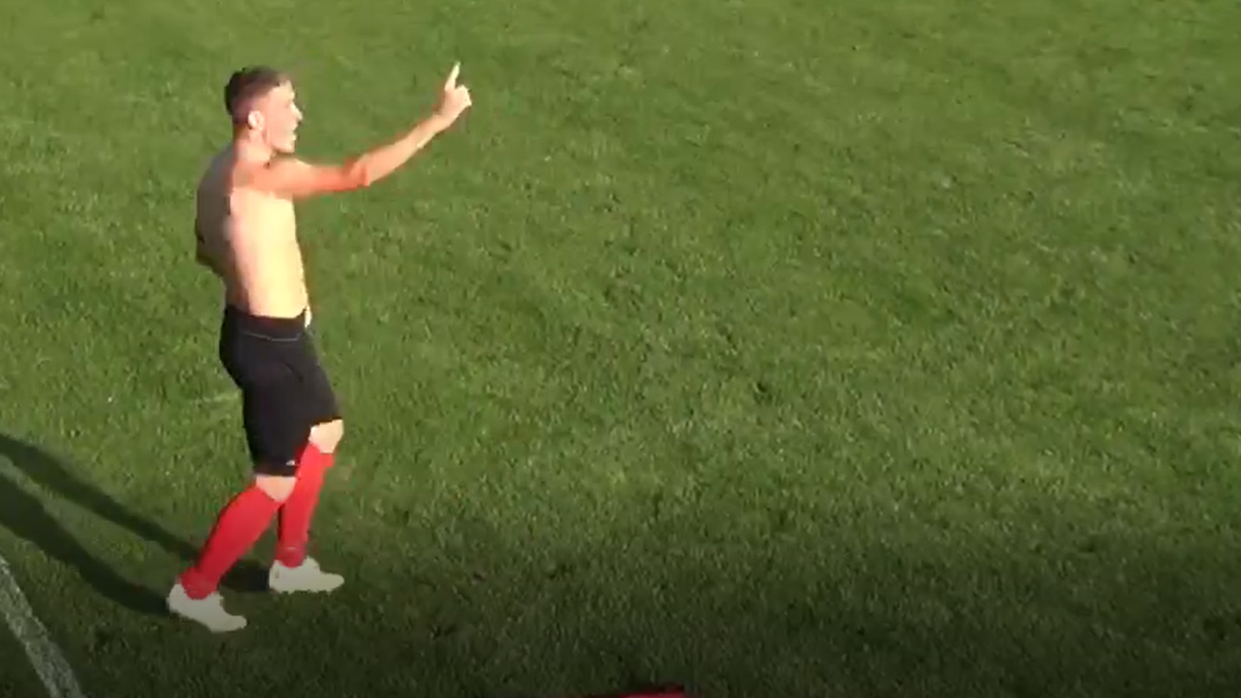 Samuel Sarik oslavuje gól.