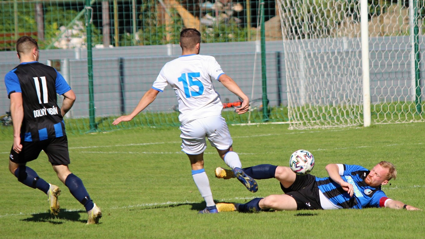 V súboji prvých dvoch tímov zdolal Dolný Kubín Martin 2:0.