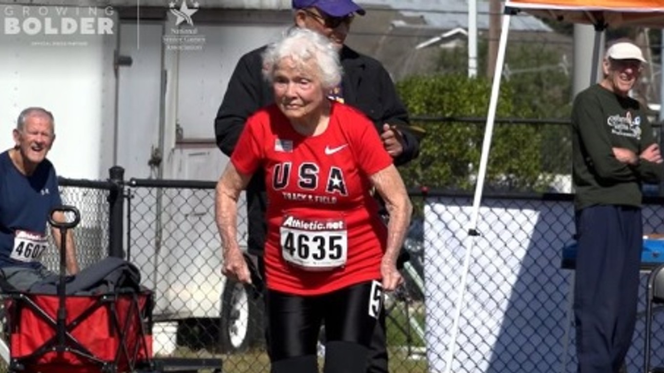 Julia Hawkinsová, 105-ročná bežkyňa.