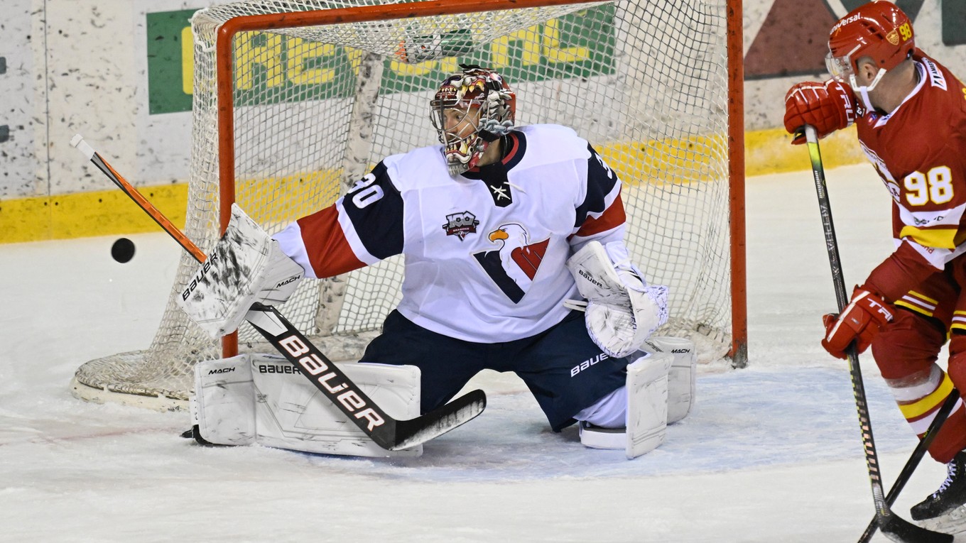 Brankár HC Slovan Bratislava Anthony Peters. 