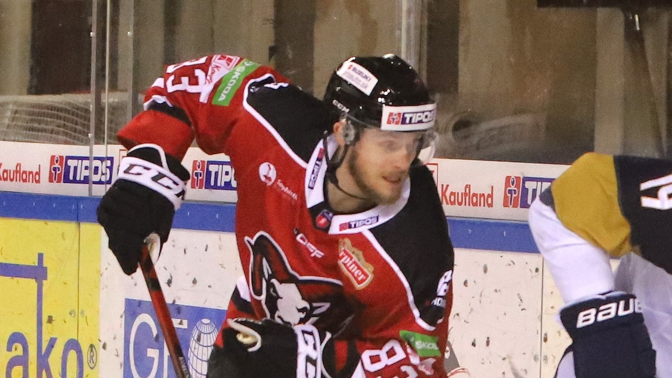 Victor Björkung v drese HC '05 Banská Bystrica