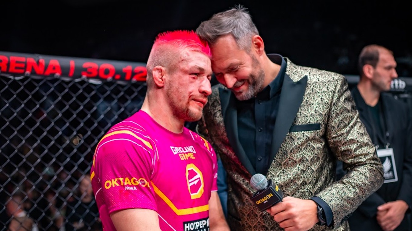 David Kozma a promotér Ondřej Novotný po titulovom súboji podujatia Oktagon 37.