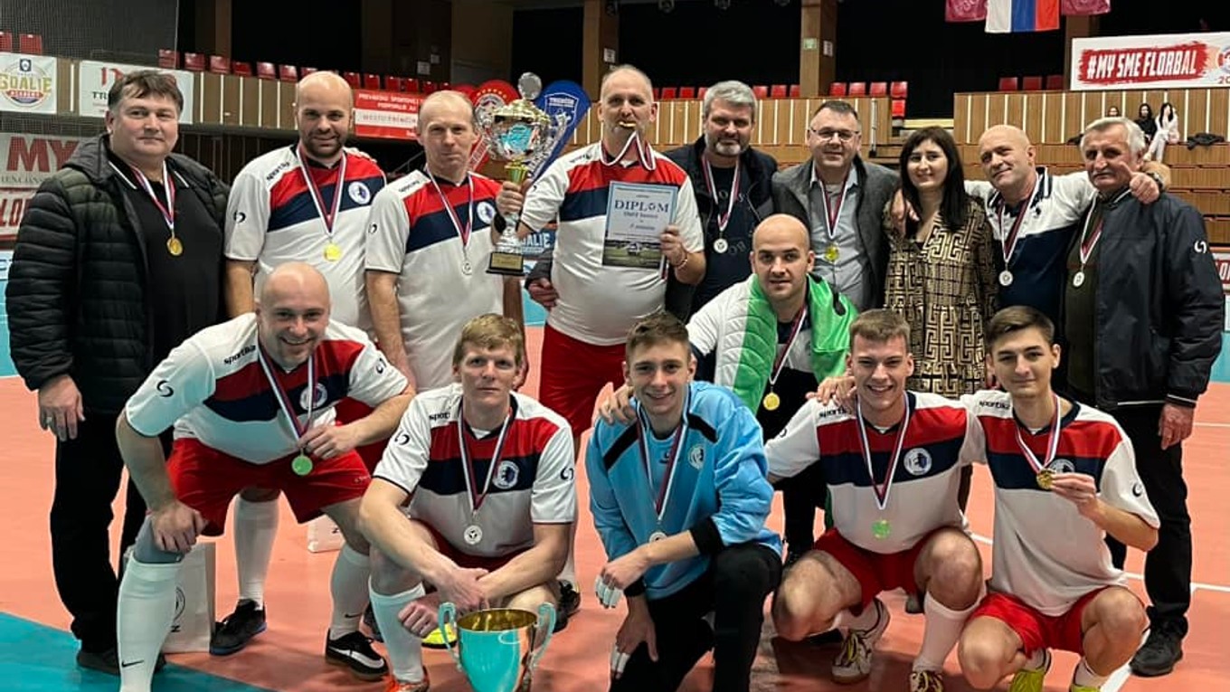 Tím ObFZ Senica na halovom turnaji rozhodcov a delegátov.