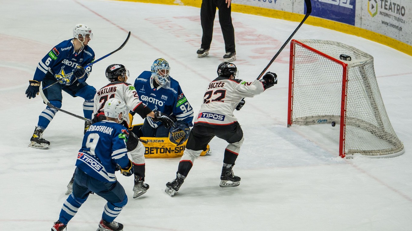 Hokejisti Banskej Bystrice porazili Spišskú Novú Ves na jej ľade.