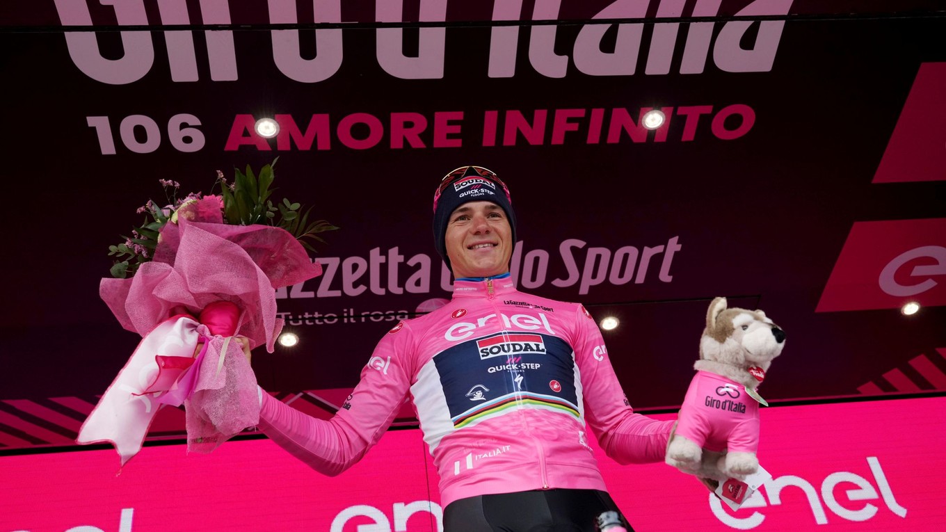 Remco Evenepoel musel z Giro d'Italia odstúpiť. Potvrdilo sa, že má ochorenie covid-19. 