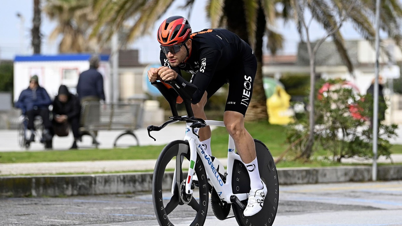 Filippo Ganna počas časovky na pretekoch Tirreno - Adriatico.