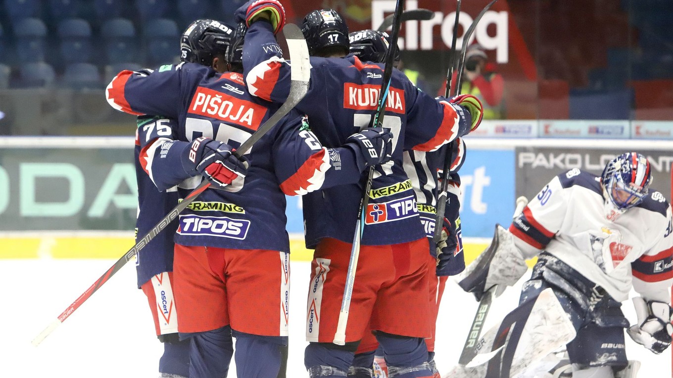 Gólová radosť Zvolena počas zápasu 50. kola Tipos extraligy HKM Zvolen - HC Slovan Bratislava.