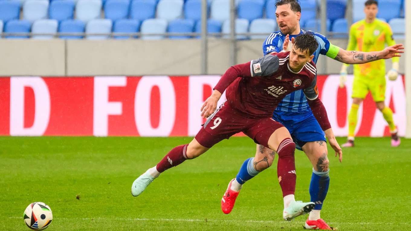 Daniel Smékal v drese Podbrezovej