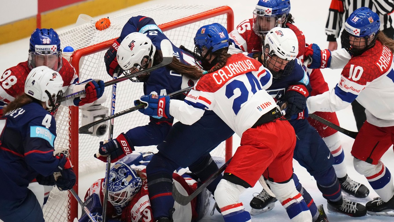 Fotka zo zápasu Česko - USA na MS v hokeji žien 2025.