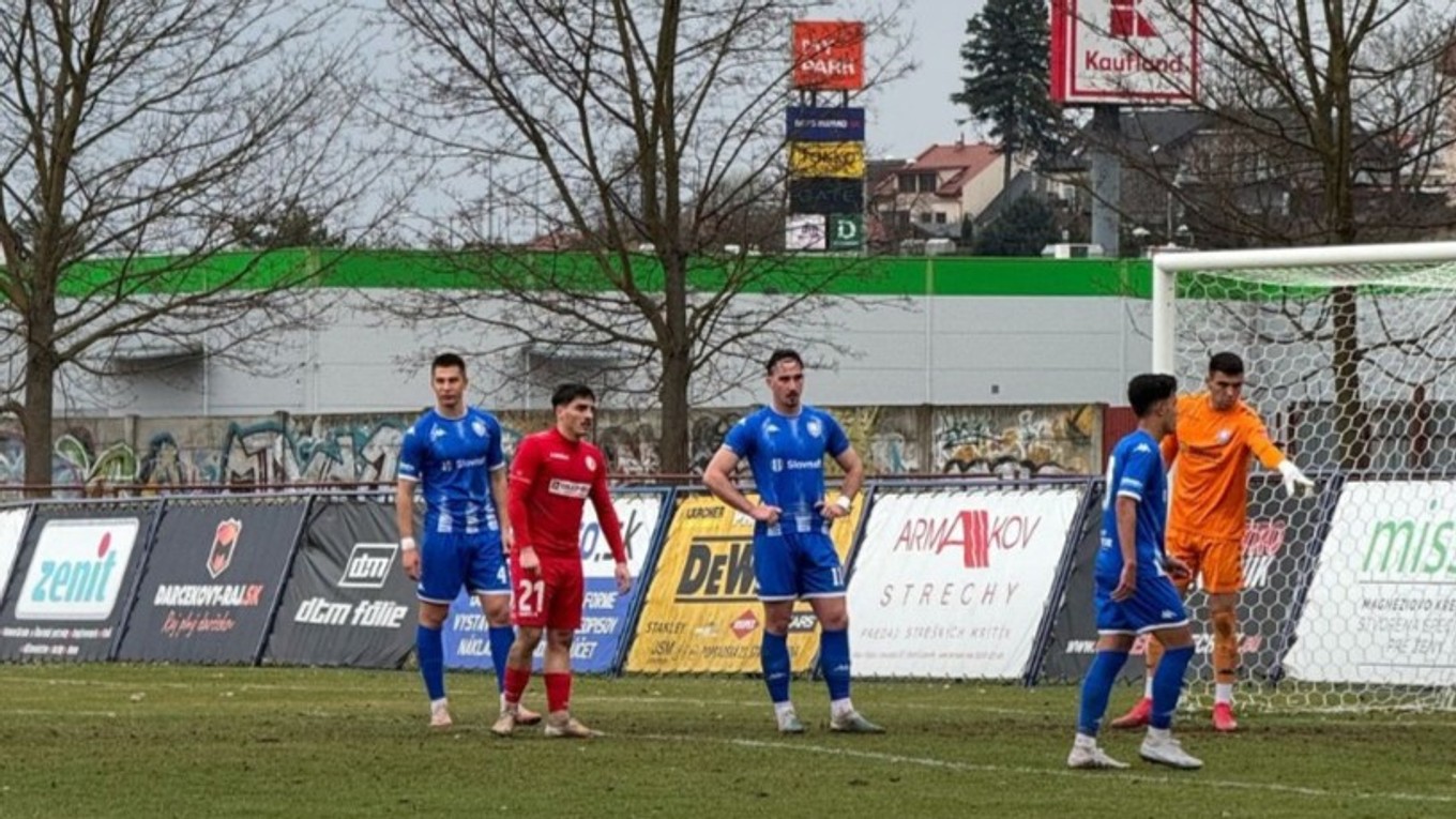 Momentka zo zápasu Stará Ľubovňa Redfox FC - FC ŠTK 1914 Šamorín v 17. kole II. ligy.