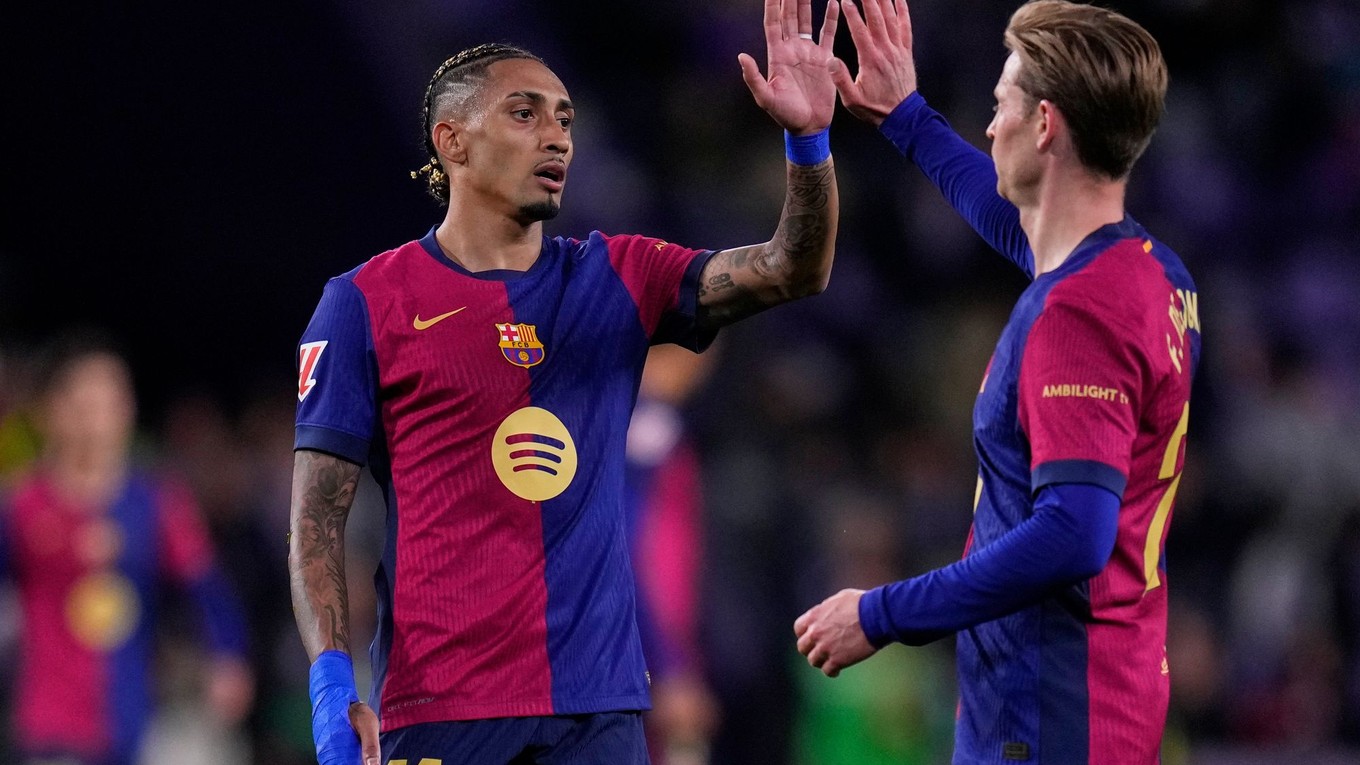 Raphinha a Frenkie de Jong 