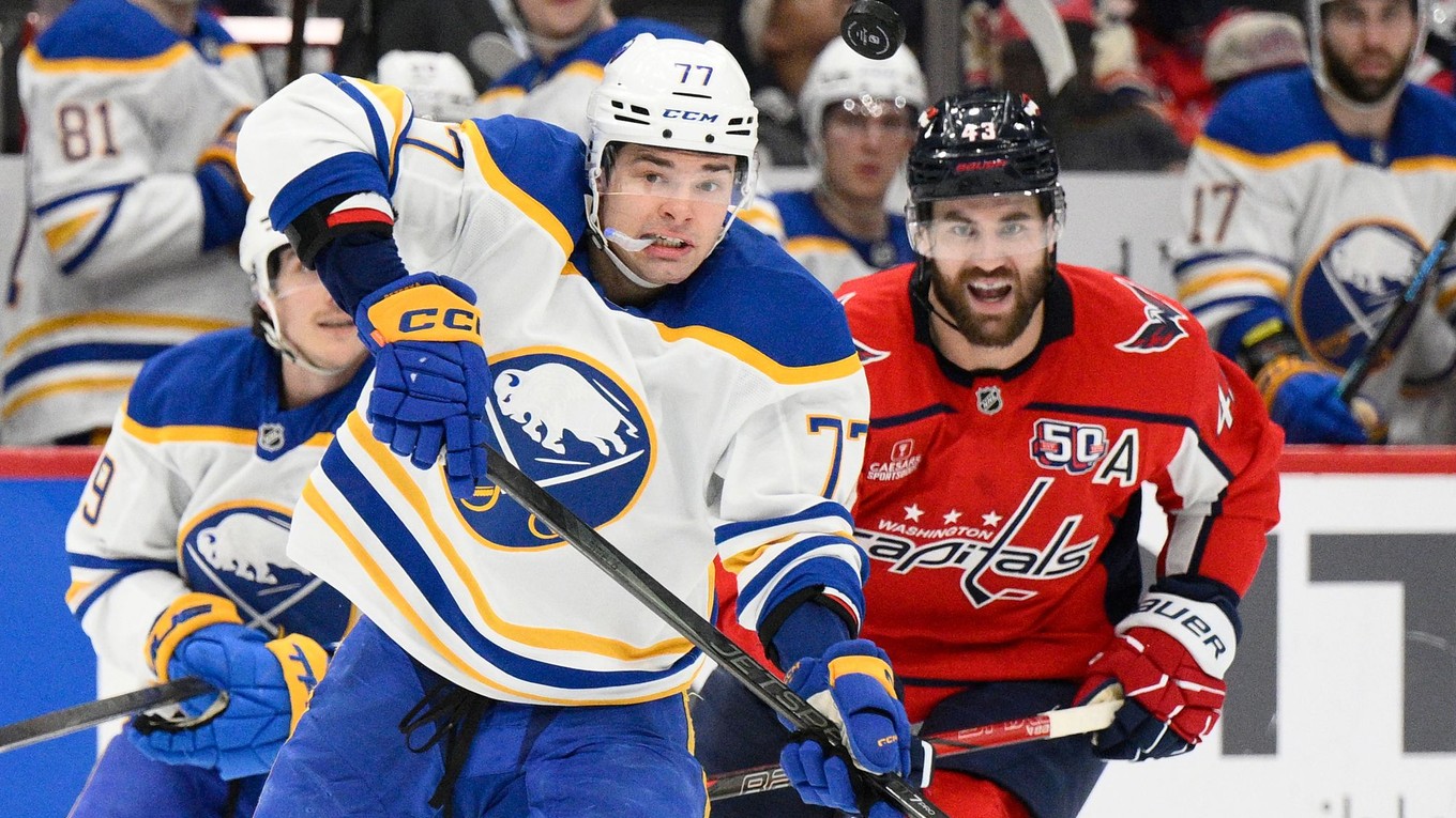 JJ Peterka v drese Buffala