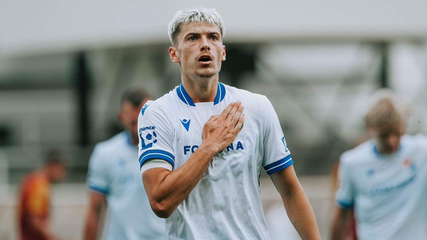 Slovenský futbalista Tomáš Rigo sa teší z gólu v drese Baníka Ostrava.