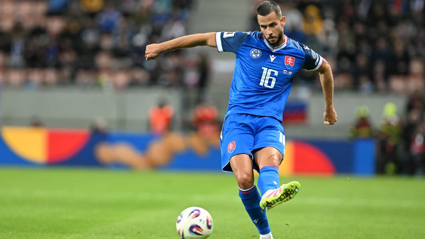 Dávid Hancko počas kvalifikačného zápasu na majstrovstvá sveta medzi Slovenskom a Luxemburskom v Trnave.