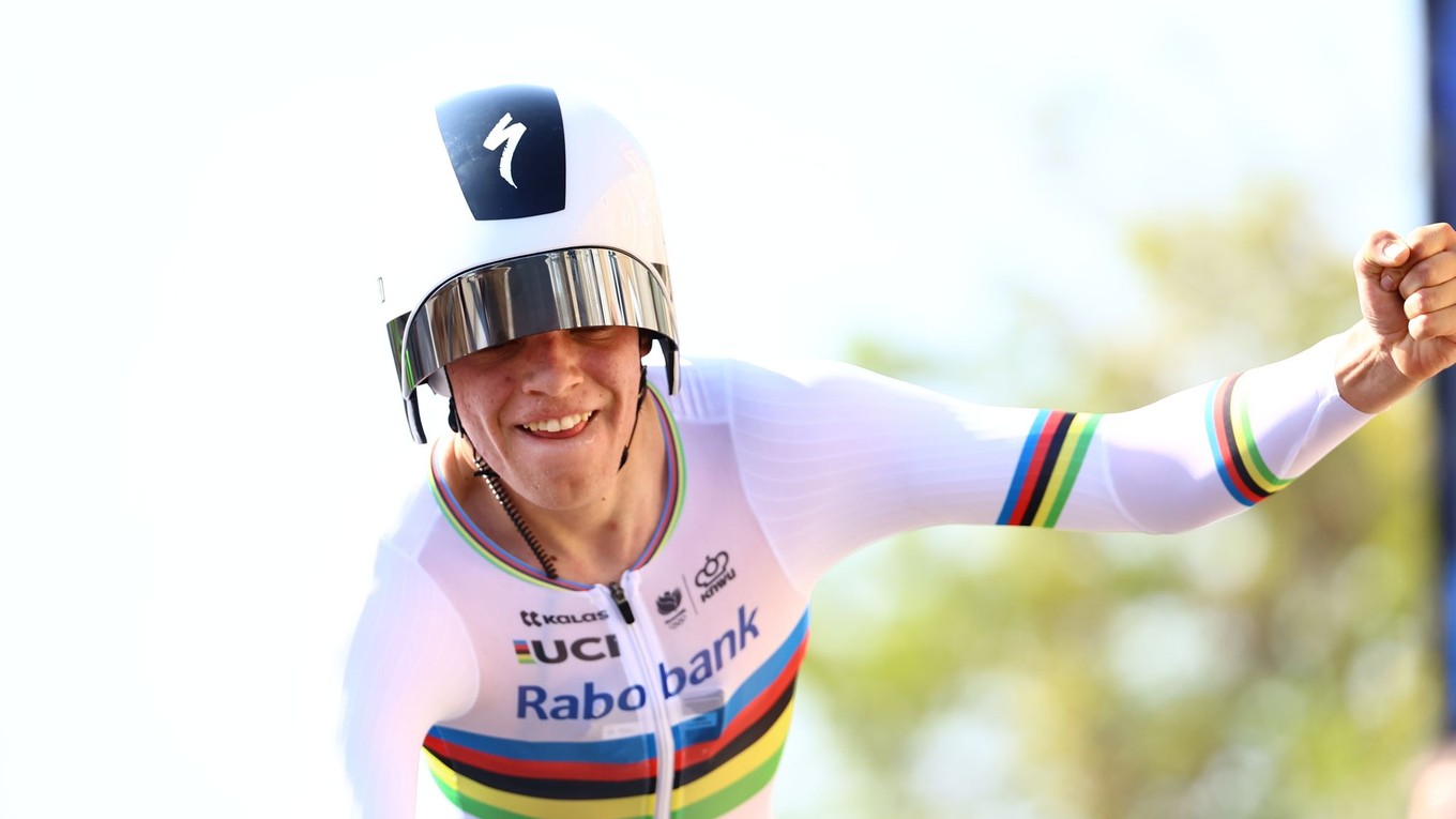 Holandský cyklista Michiel Mouris počas časovky na ME 2025.