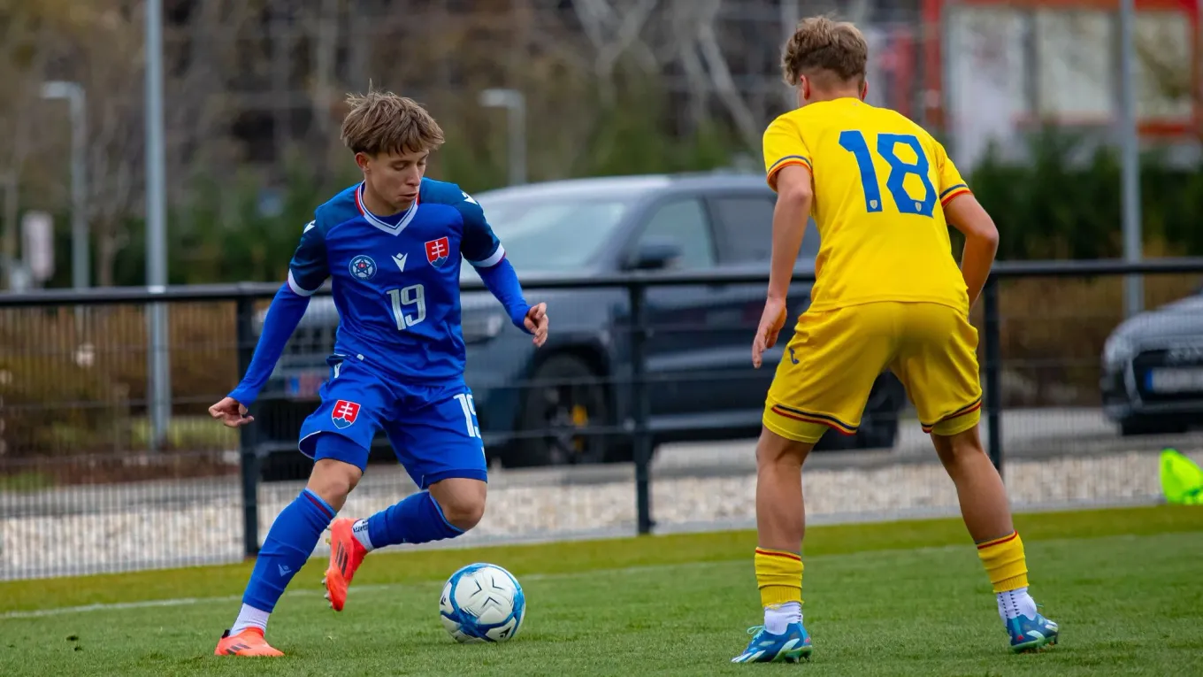 Matúš Tomáško v drese reprezentácie do 16 rokov.