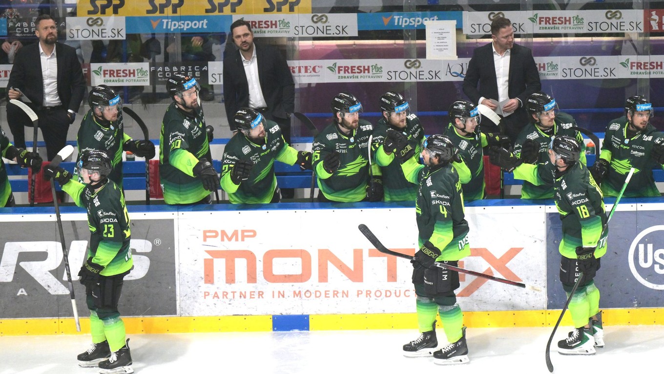 Gólová radosť hráčov Žiliny počas zápasu hokejovej Tipsport ligy.