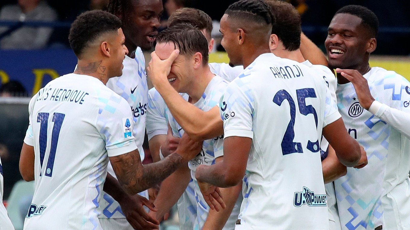 Hráči Interu oslavujú gól