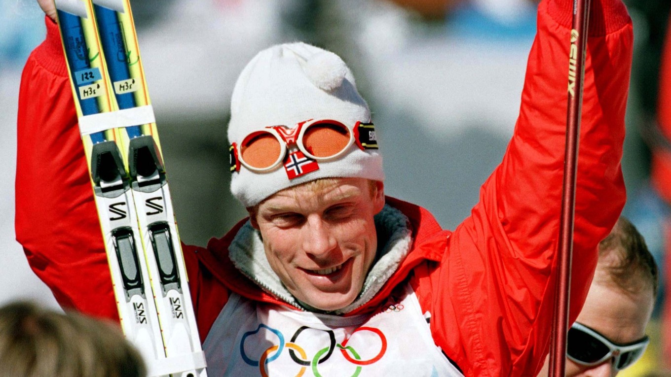 Björn Dählie po víťazstve v behu na lyžiach na 50 km na ZOH 1998 v Nagane.