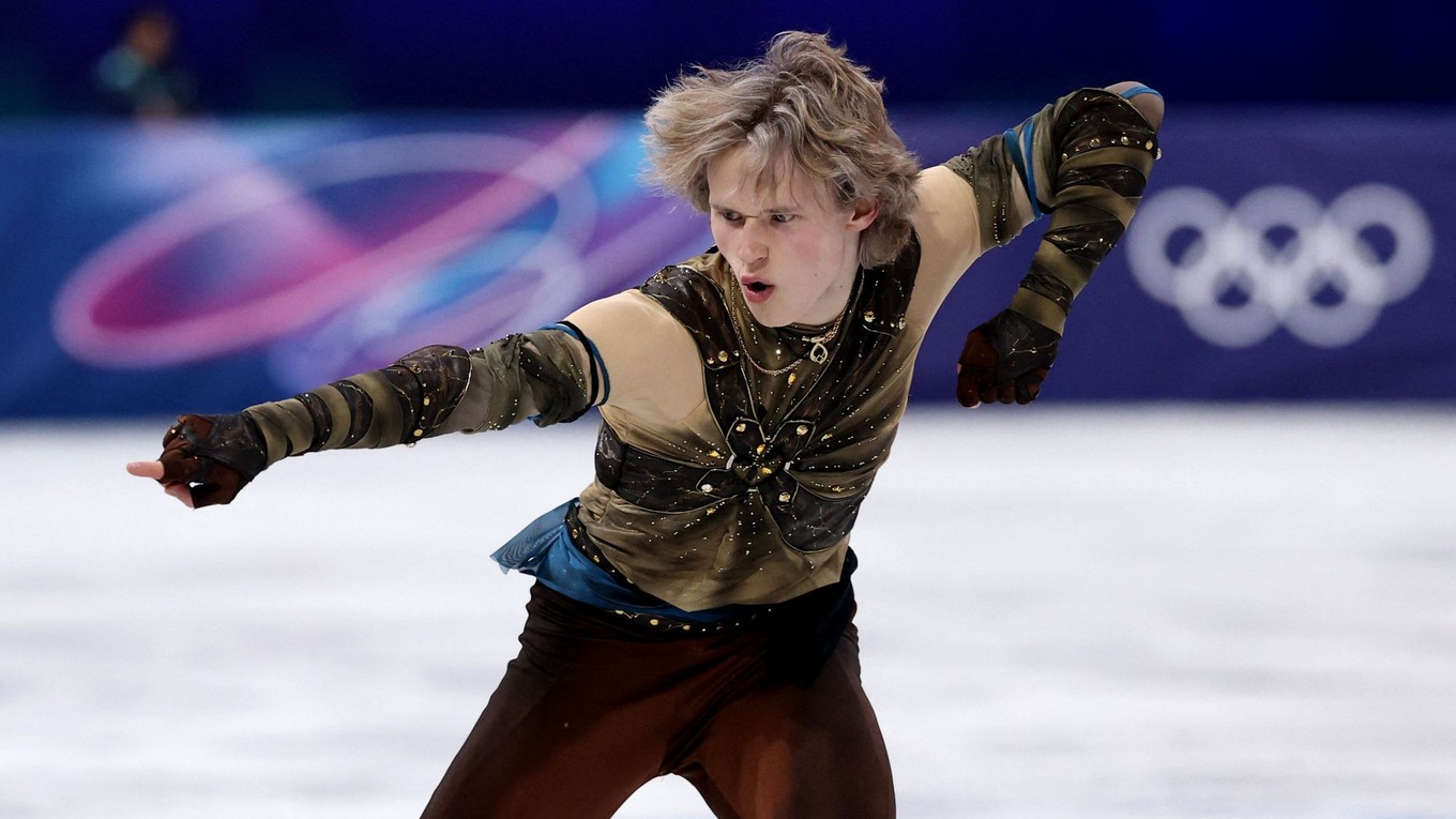 Ilia Malinin počas krátkeho programu v tímovej súťaži na ZOH 2026.