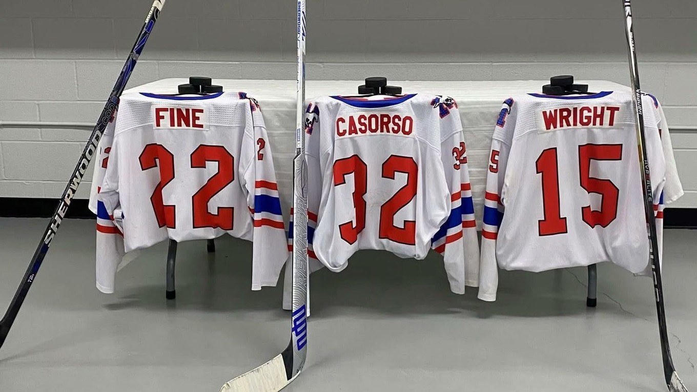 Pri autonehode zahynuli traja juniorskí hokejisti