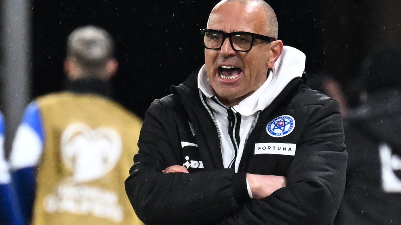 Na snímke tréner slovenskej futbalovej reprezentácie Francesco Calzona počas semifinále európskej baráže MS 2026 Slovensko - Kosovo.