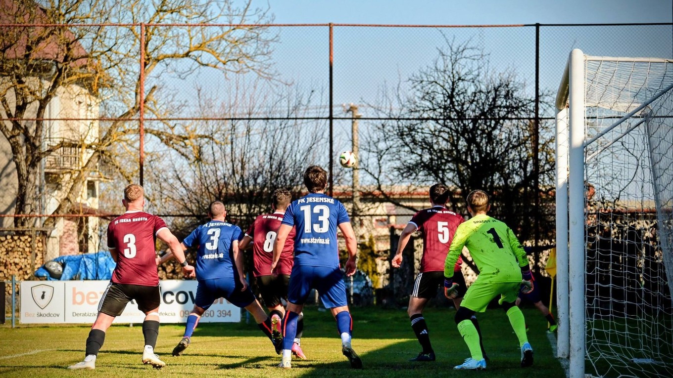 Momentka zo zápasu Jesenské - Hnúšťa.