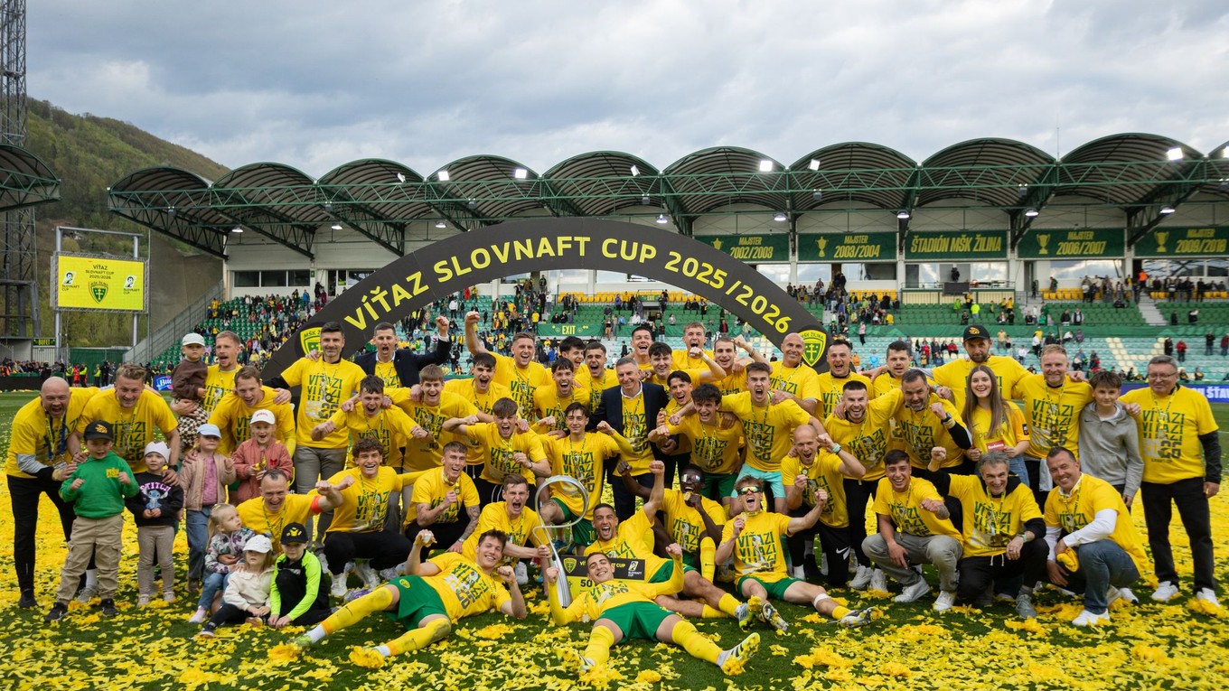 Hráči Žiliny po víťazstve vo finále Slovnaft Cupu medzi MŠK Žilina - FC Košice.