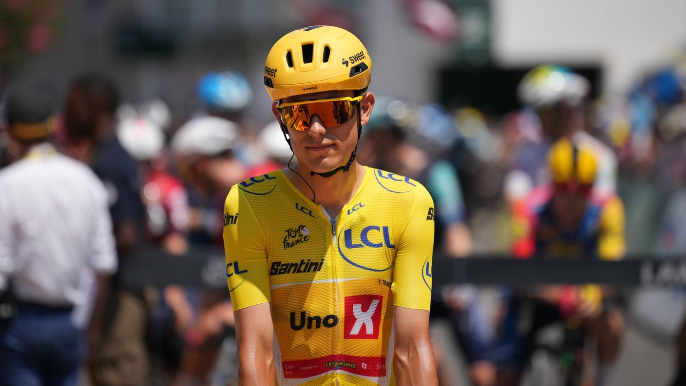 Nór Torstein Traeen v žltom drese pre lídra Tour de France 2026.
