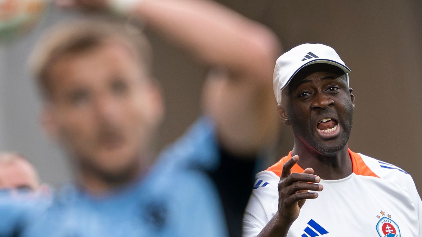Na snímke tréner Slovana Yaya Touré.