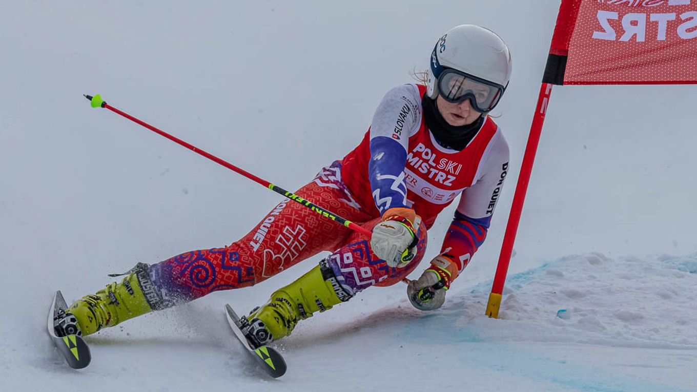 Slovenská lyžiarka Petra Hromcová v obrovskom slalome. 